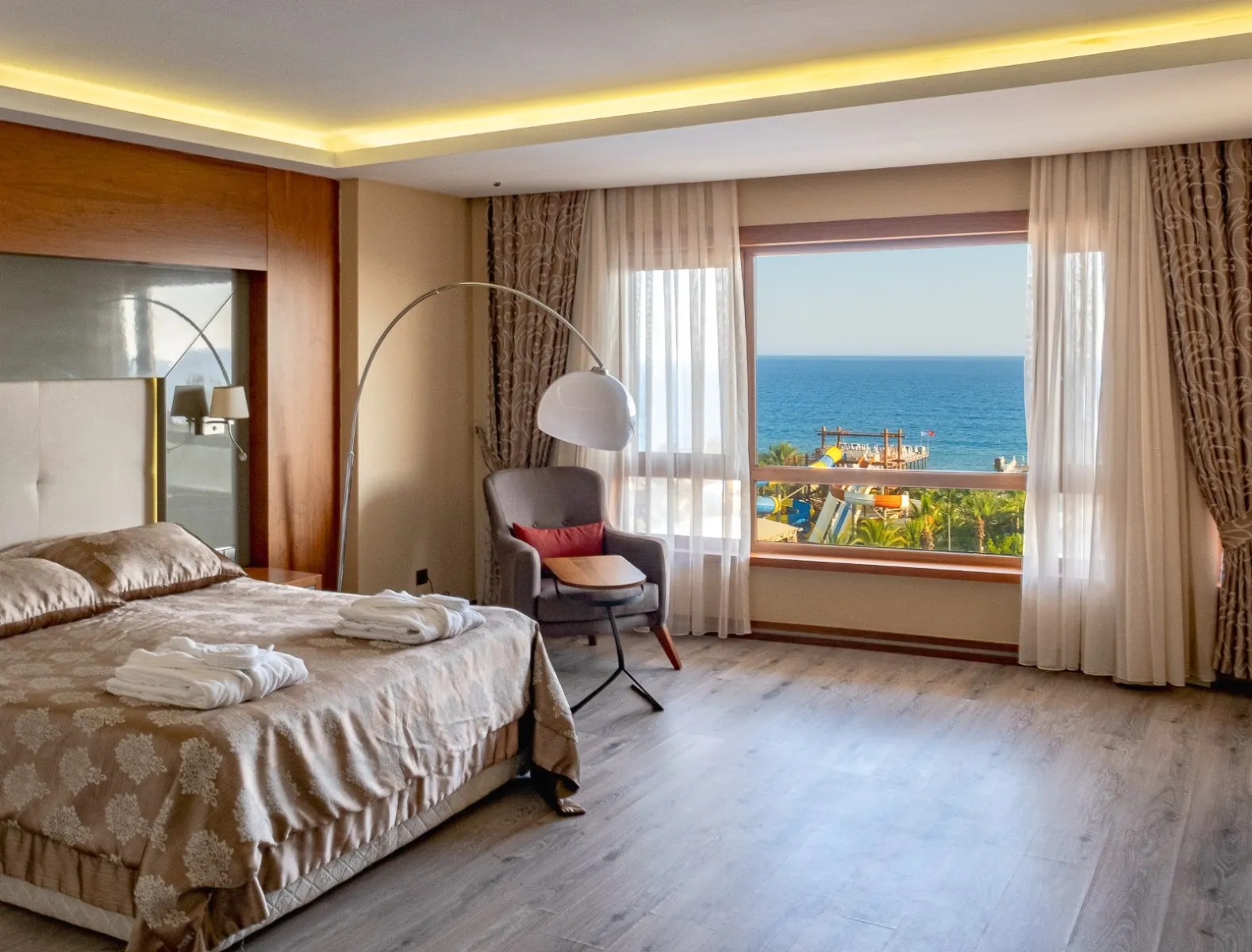 Bera Alanya Otel — Grand Suit (Balkonsuz)
