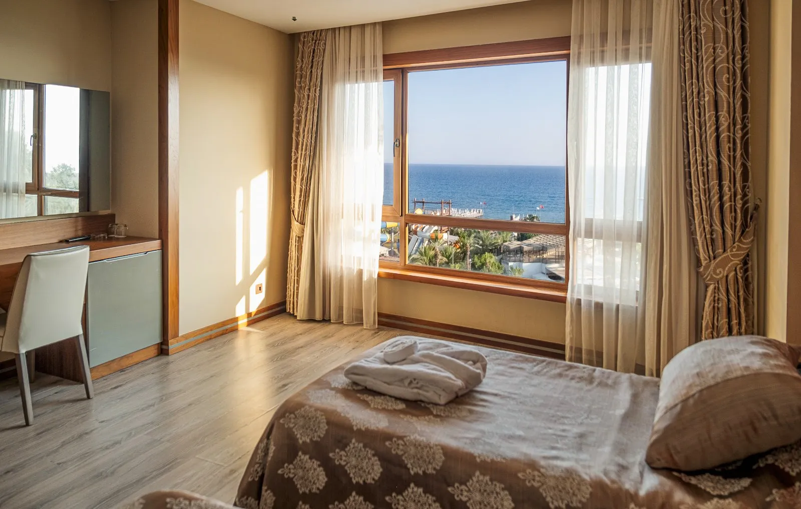 Bera Alanya Otel — Grand Suit (Balkonsuz)
